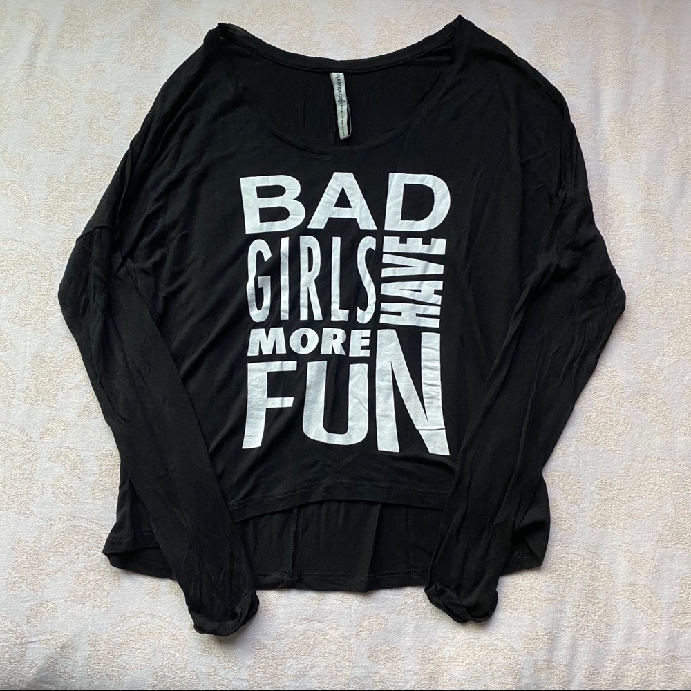 Stradivarius Long Sleeve Graphic Tee